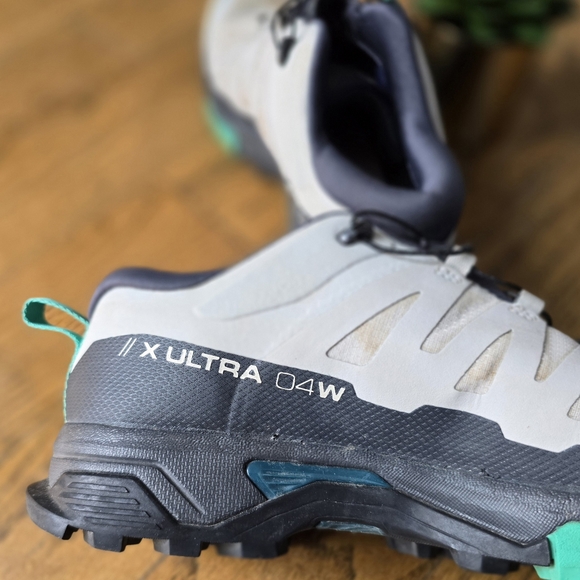 Salomon Hiking Shoes - Picture 6 of 11